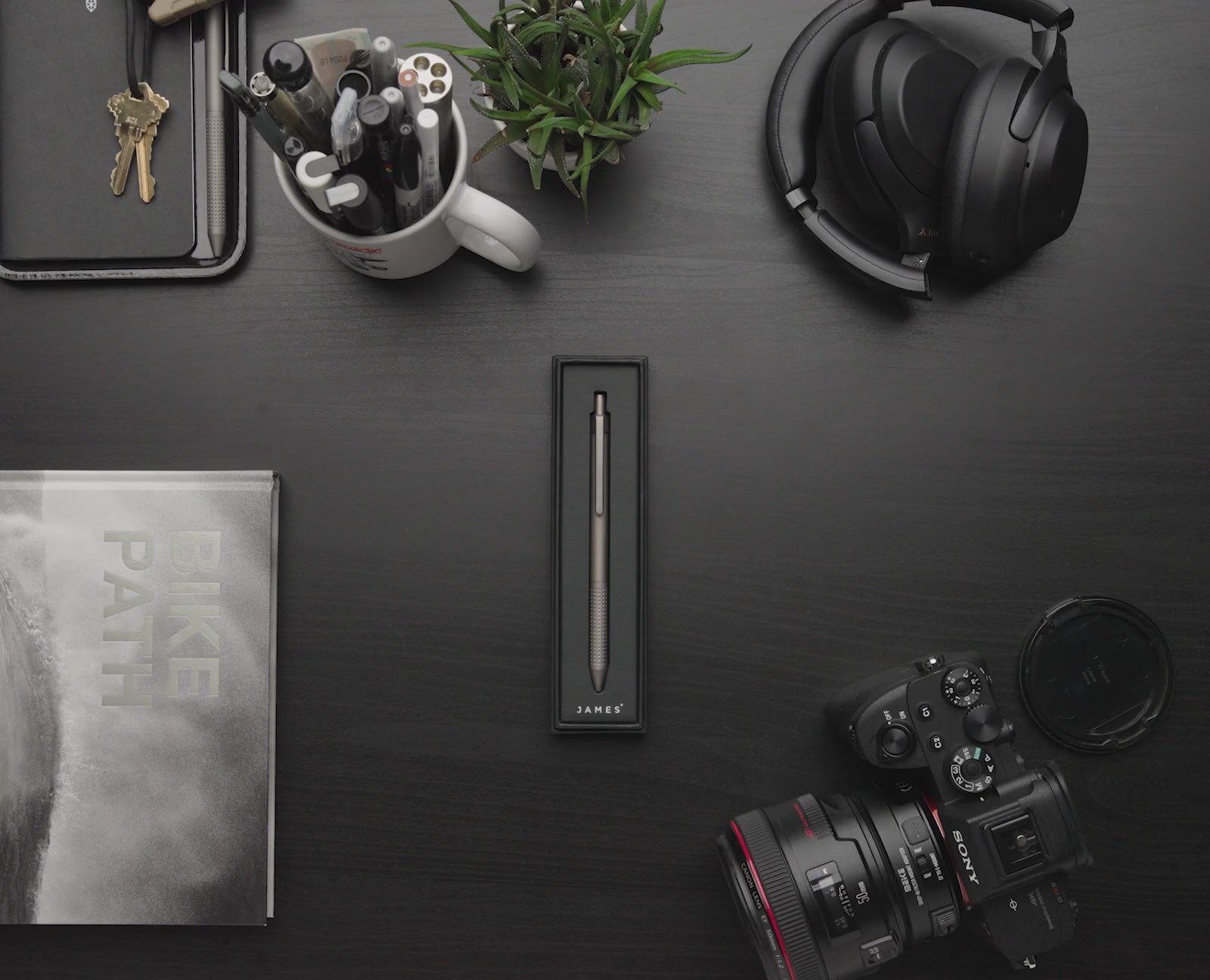 A video of the Burwell EDC click pen being unboxed.